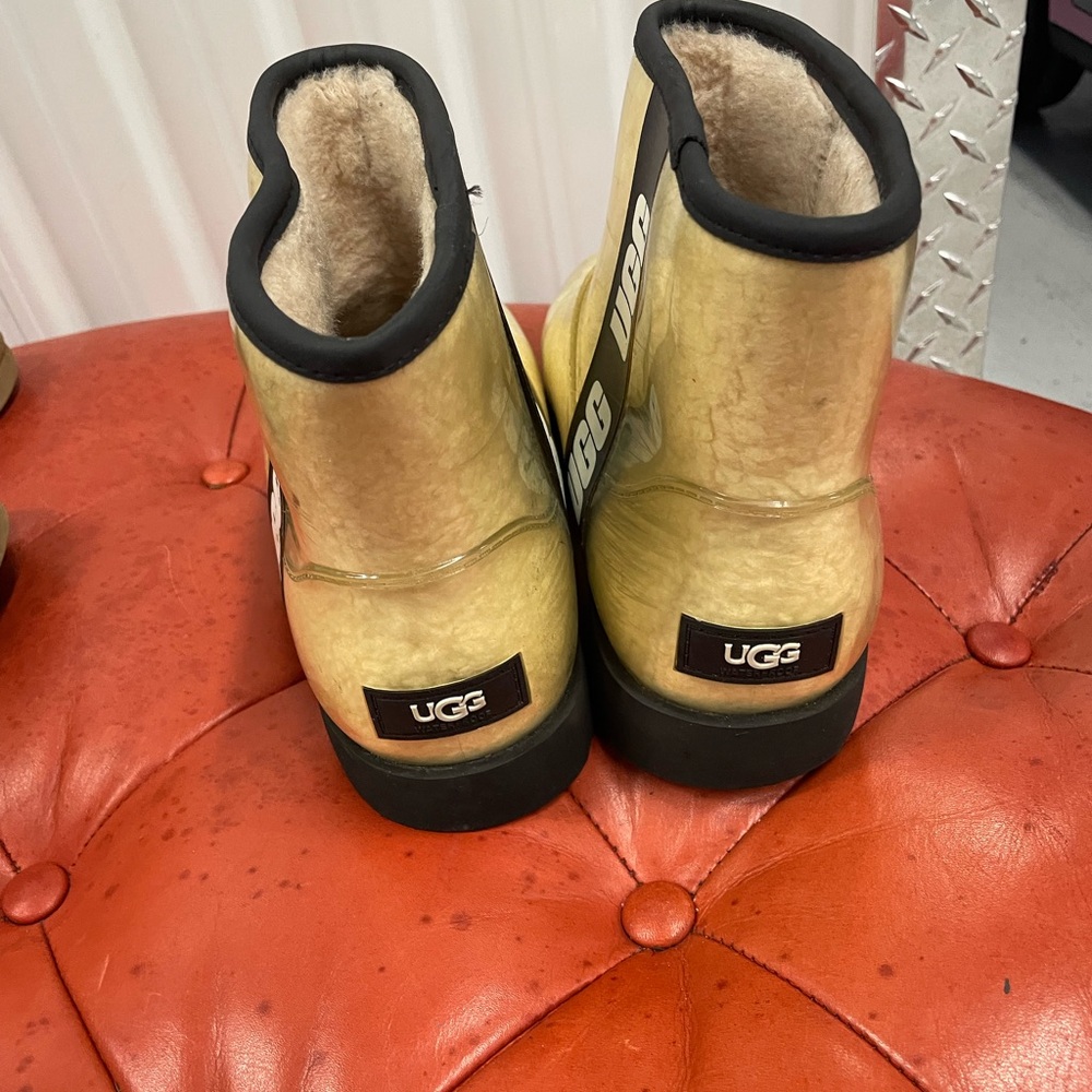 UGG  Cream and Black Boots - Picture 2 of 8